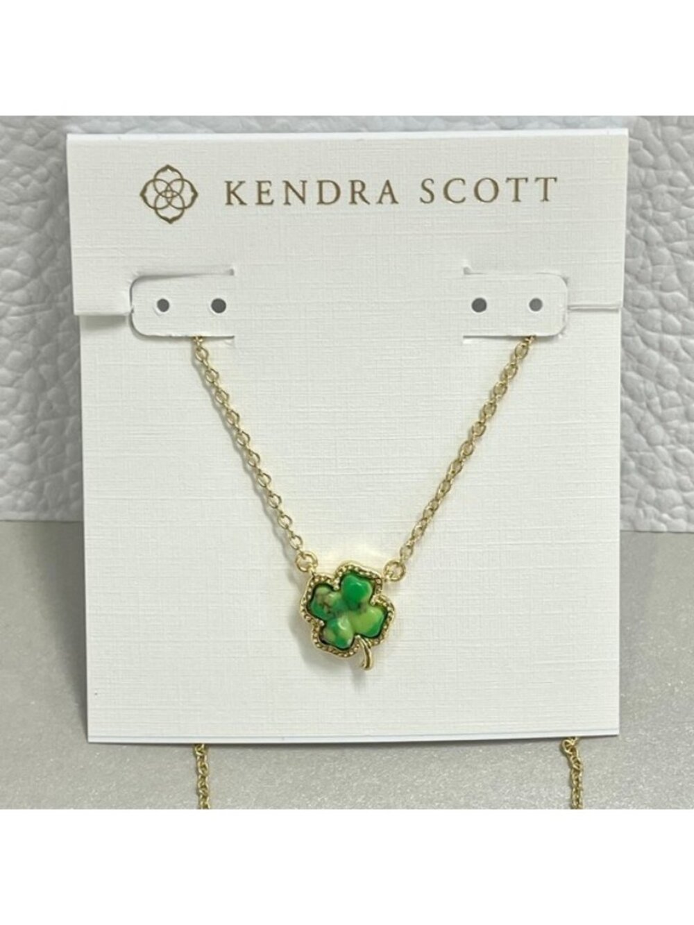 Kendra Scott Clover Gold Short Pendant Necklace